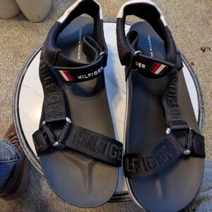 Women's NWOT Tommy Hilfiger Strappy Platform Sandals Sz 8.5m